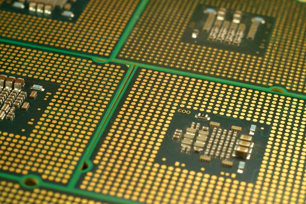 Quantum processing core for device synchronization